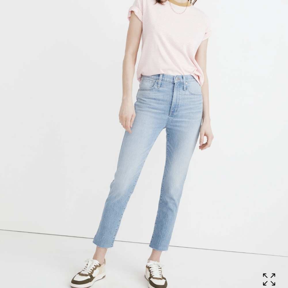 Madewell  Stovepipe Jeans Sz.27 Light Wash  Raw Hem Sz 27 NWT